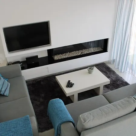 Deluxe - By Sch Villa